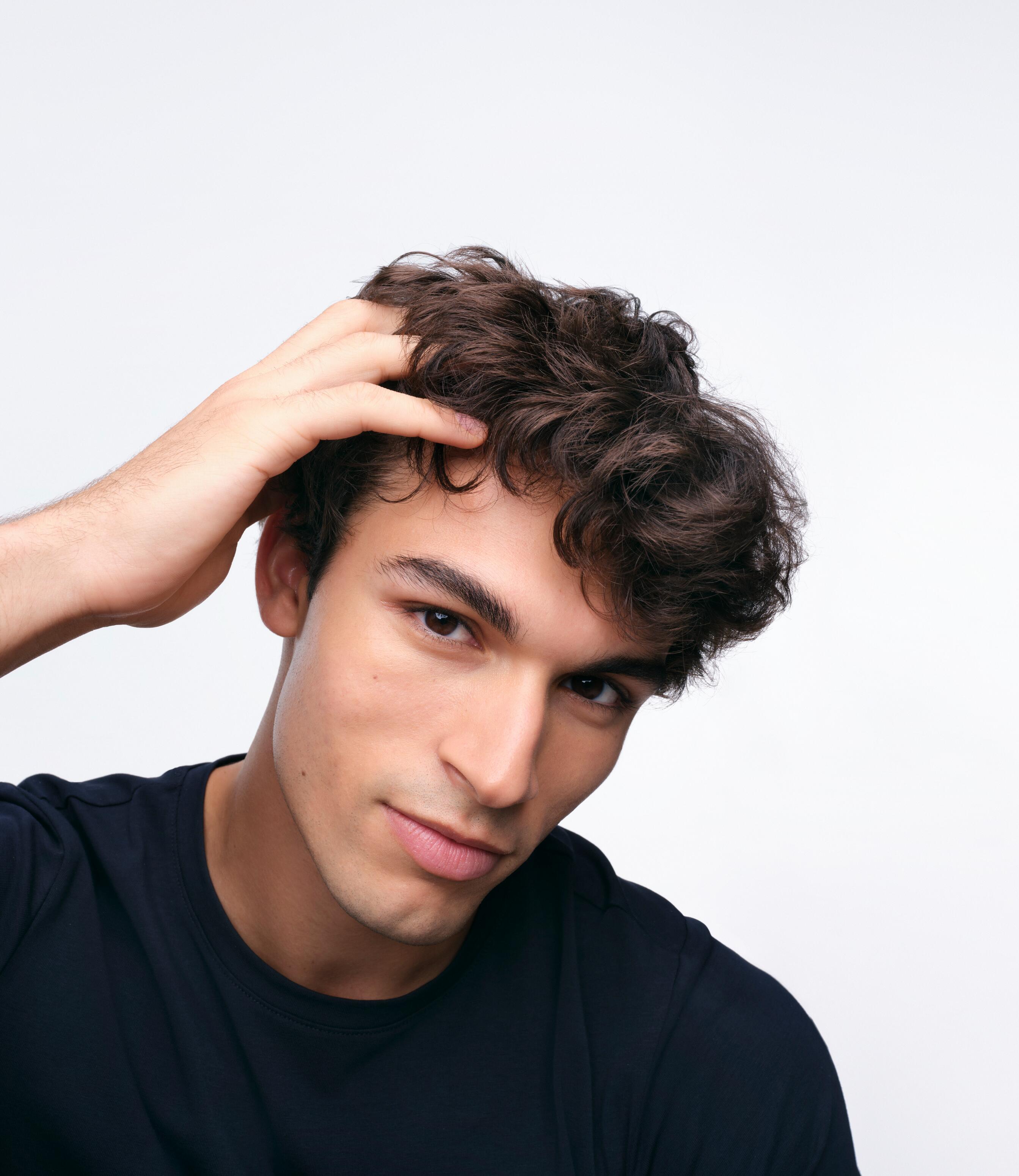 Desde 1997, apostamos por la innovación para crear conjuntamente las soluciones más eficaces para combatir la caída crónica y ocasional del cabello.